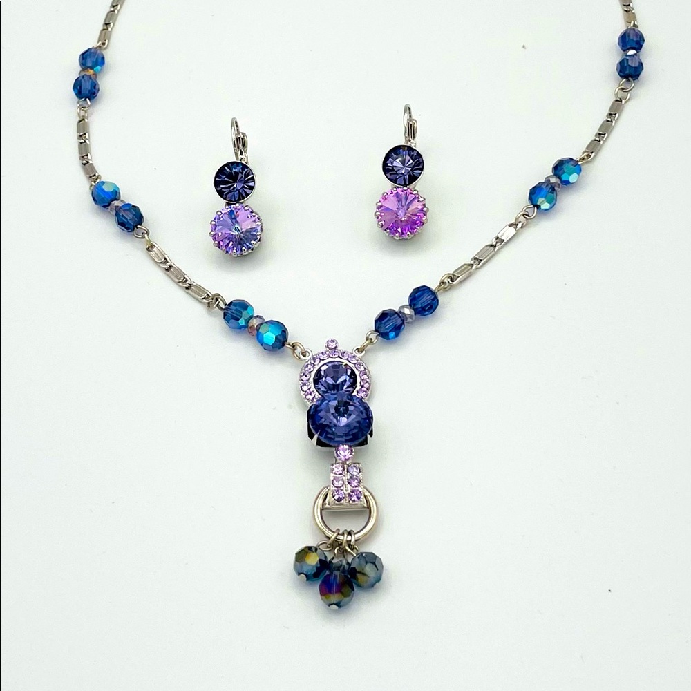 Belladonna jewelry 2pc set:necklace and earrings. Made in Canada.